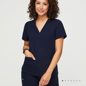 Figs Casma Three-Pocket Scrub Top in Navy